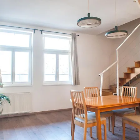 Spacious 2 Story Loft W Balcony Near Opera, Andrassy Lejlighed *