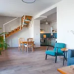 Spacious 2 Story Loft W Balcony Near Opera, Andrassy *