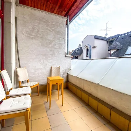 아파트 Spacious 2 Story Loft W Balcony Near Opera, Andrassy 부다페스트