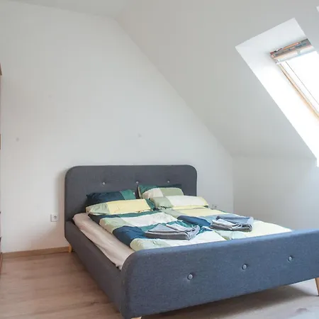 Spacious 2 Story Loft W Balcony Near Opera, Andrassy Apartament *