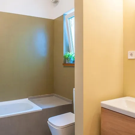 Spacious 2 Story Loft W Balcony Near Opera, Andrassy 아파트 부다페스트