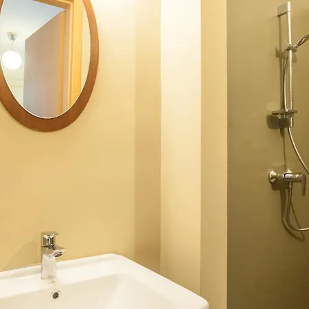 Spacious 2 Story Loft W Balcony Near Opera, Andrassy 아파트 *