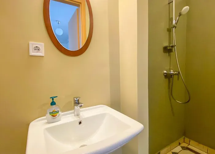 Spacious 2 Story Loft W Balcony Near Opera, Andrassy アパート *