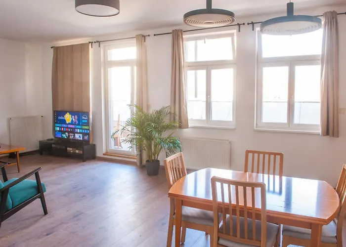 Spacious 2 Story Loft W Balcony Near Opera, Andrassy アパート ブダペスト