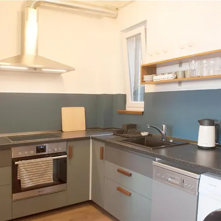 Spacious 2 Story Loft W Balcony Near Opera, Andrassy * Budapeste
