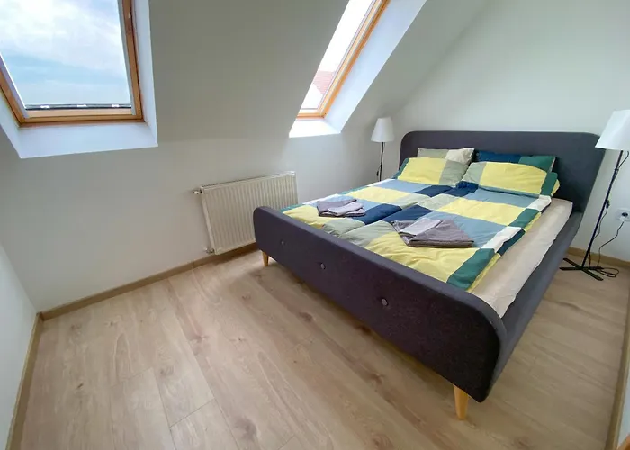 Spacious 2 Story Loft W Balcony Near Opera, Andrassy Apartament *