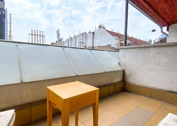 Spacious 2 Story Loft W Balcony Near Opera, Andrassy Apartament Budapesta
