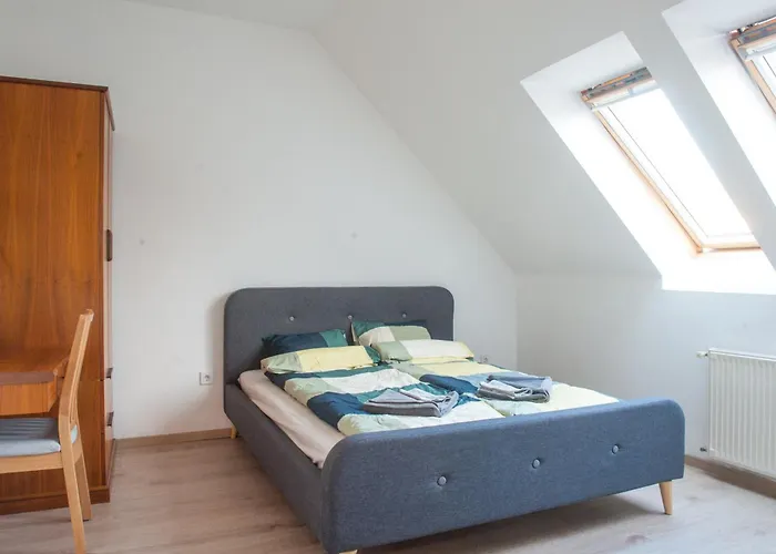 Spacious 2 Story Loft W Balcony Near Opera, Andrassy Apartament *