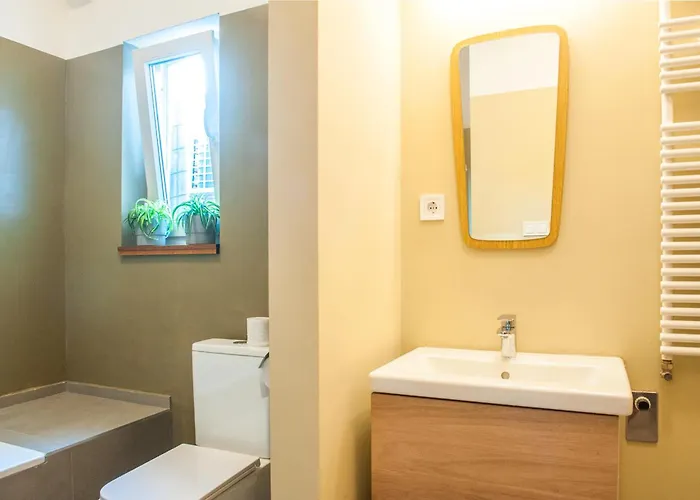 Spacious 2 Story Loft W Balcony Near Opera, Andrassy Budapesta