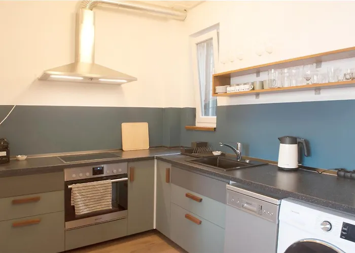 Spacious 2 Story Loft W Balcony Near Opera, Andrassy * Budapesta