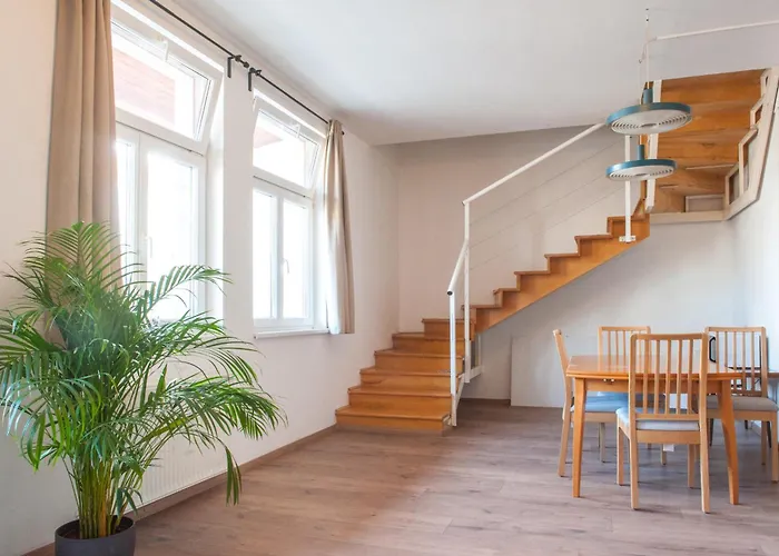 Apartament Spacious 2 Story Loft W Balcony Near Opera, Andrassy Budapesta
