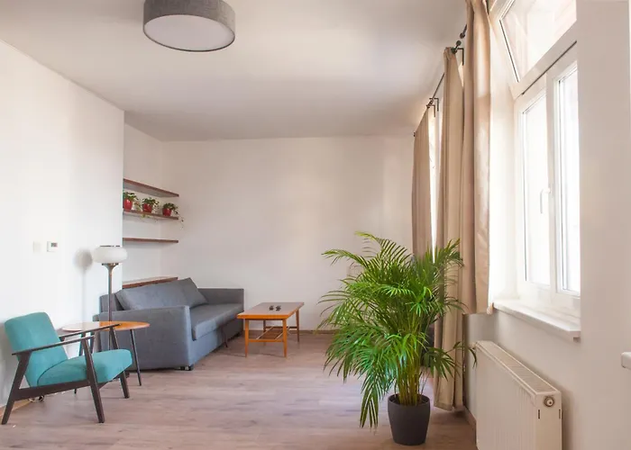 Spacious 2 Story Loft W Balcony Near Opera, Andrassy