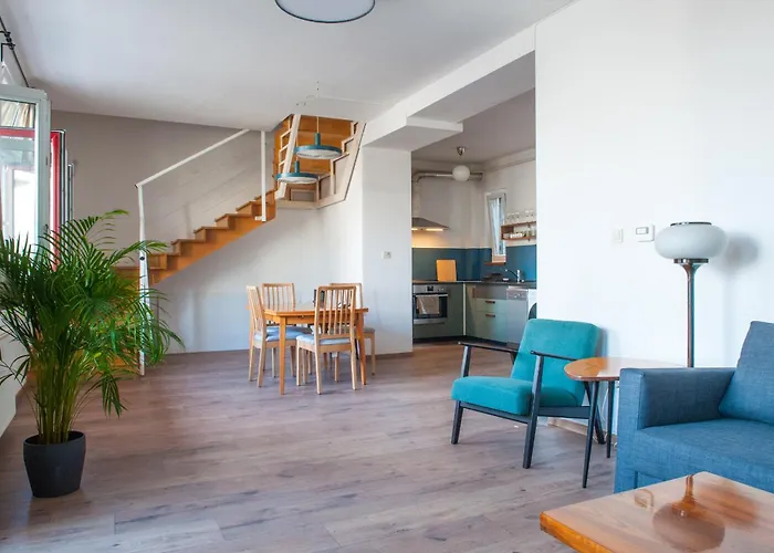 Spacious 2 Story Loft W Balcony Near Opera, Andrassy *